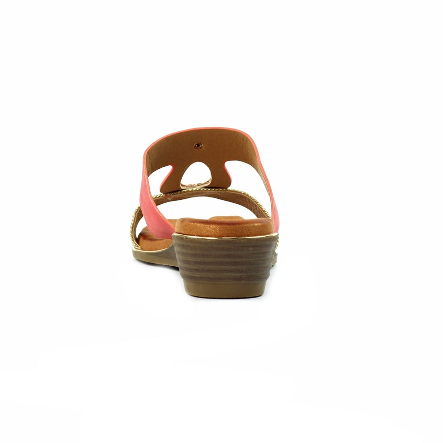 Lunar JLH434 CO Porto Coral Sandal
